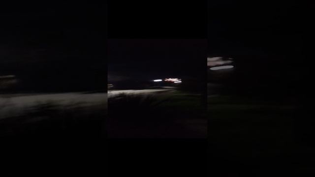 У нас в Новороссийске пускают салюты.mp4