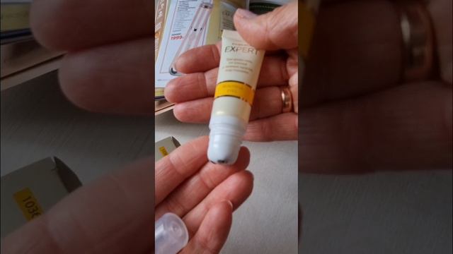 Быстро сними отёки и тёмные круги под глазами Три-ролл гелем от #Faberlic  серии #Expert