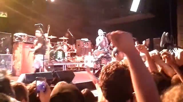 nofx playing linoleum at the mayan in los angeles dec 13 2012