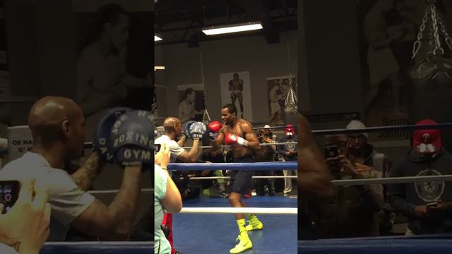 Jesse Hart Media Day Works The Mitts For Mayweather vs Pacquiao undercard Fight On May 2nd