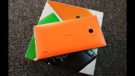 Распаковка Nokia Lumia 930 в оранжевом цвете (unboxing)