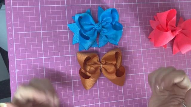 Perfect twisted boutique hair bow tutorial! How to make hair bows. DIY ? laços de fita: