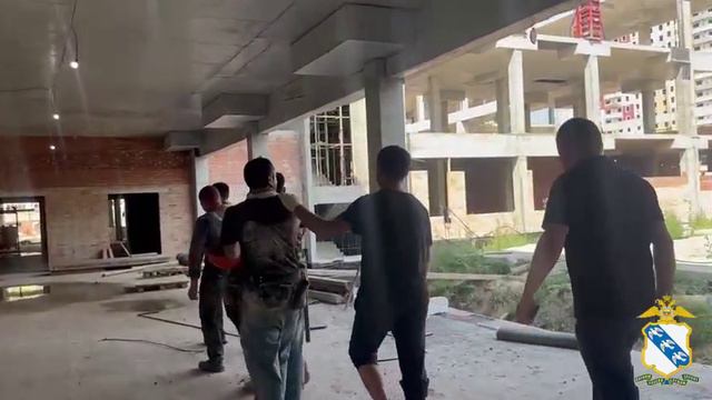 В Курске сотрудники полиции выявили 23 иностранных гражданина, которые трудились с нарушением миграц