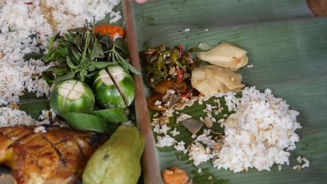 The Ultimate Indonesian Food Day Trip - HUGE Nasi Liwet Feast!