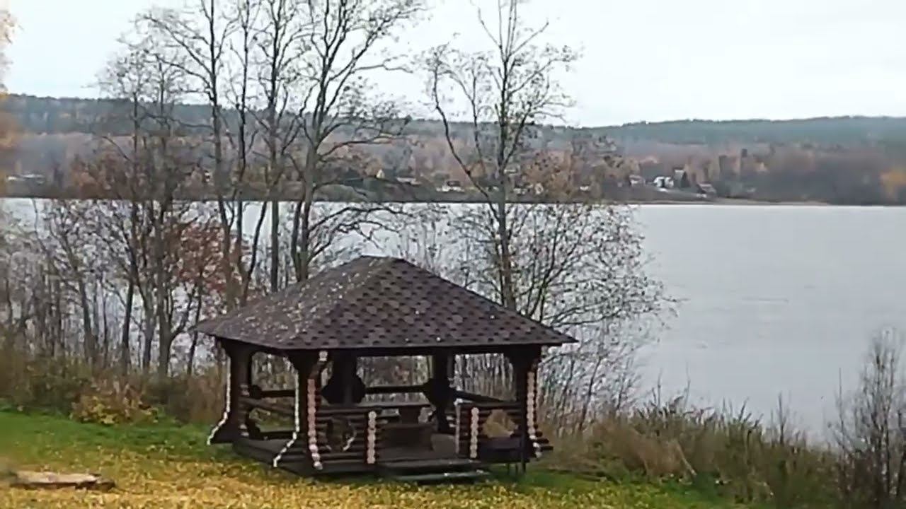 Домик в Карелии, на берегу озера Пертозеро