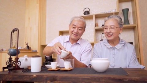 權威機構最新公佈了長壽方法排名,第一名竟能使人輕松多活七年!而且人人都能做到,無數老人後悔沒早知道