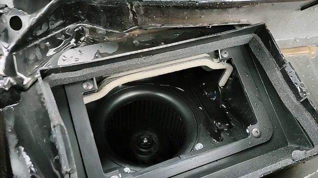 вода в салоне Нива тревел