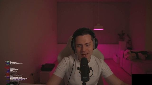 FRAME TAMER Общается с чатом и рассказывает истории
