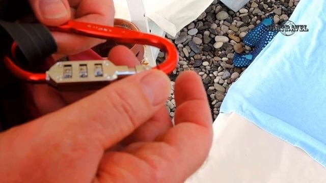 Как защитить на пляже от кражи ценные вещи ?