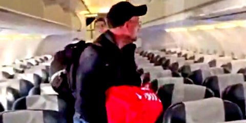 Пассажир рейса Сочи — Петербург угрожал взорвать самолет