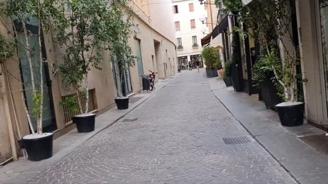 Италия Жасмин Max Mara Weekend, купила розовую льняную рубашку