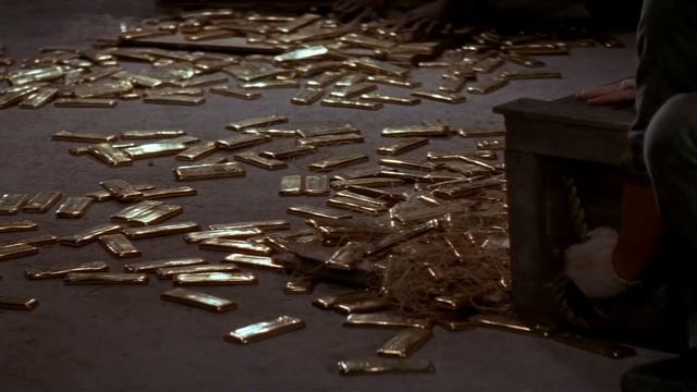 Доспехи бога 2 много золота