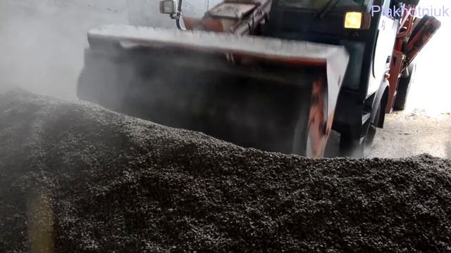 Как кормят коров в Европе. KUHN SP 18