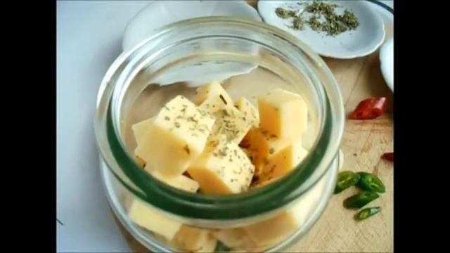 ПИКАНТНАЯ ЗАКУСКА "КАК СЫР В МАСЛЕ"
