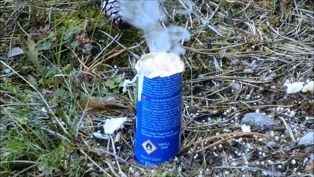 Burning magnesium ribbon in ammonium nitrate