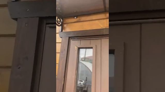 Козырек для входной двери краткий обзор