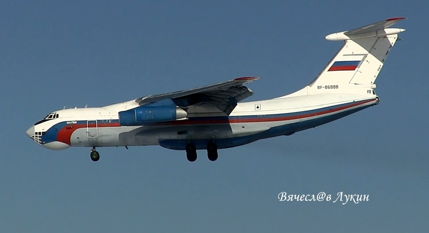 Ил-76М RF-86888 Посадка, руление, взлёт
