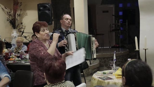 Ой, вэй!  (исполняет Мира Крапивская)