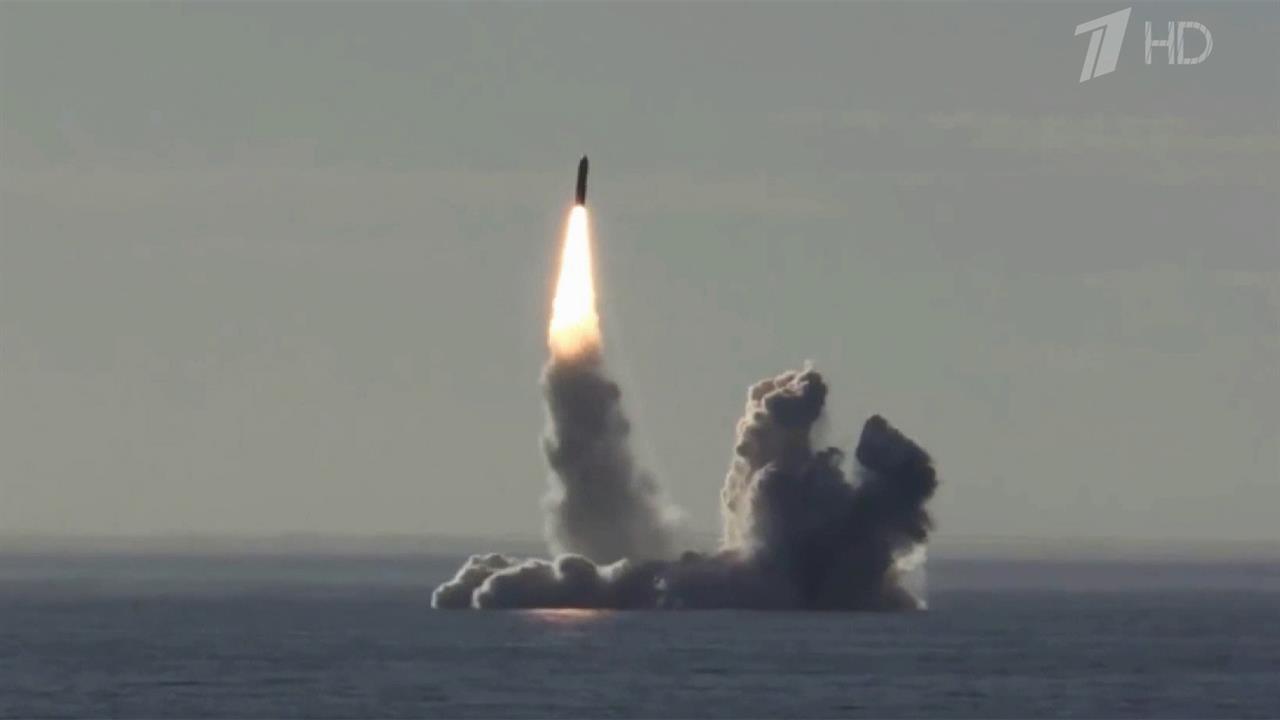 Межконтинентальная баллистическая ракета "Булава" принята на вооружение ВС РФ