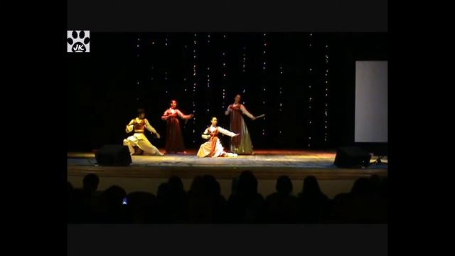 28 Аматэрасу 2012 Ансамбль Ариранг   танец с ножами Комму