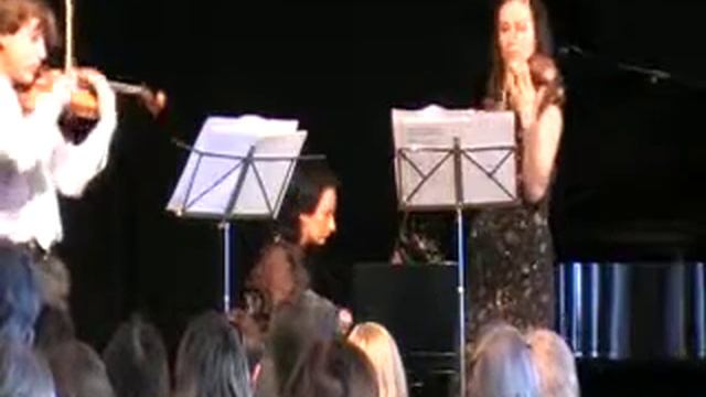 Manrico PADOVANI and Natasha KORSAKOVA play SARASATE's Navarra for 2 violins. Kira RATNER piano