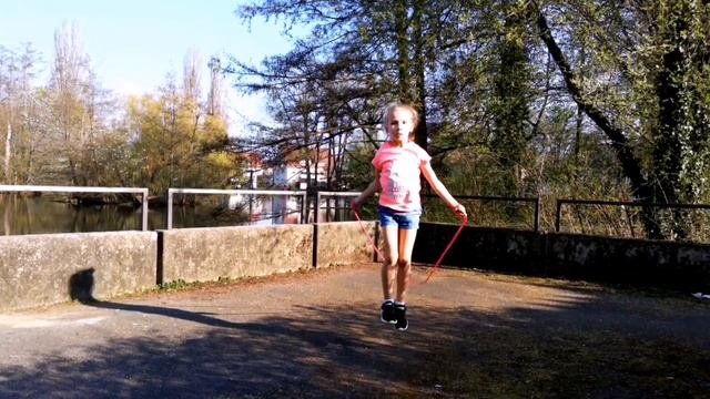 Физкультура спорт закаливание. Упражнения со скакалкой.