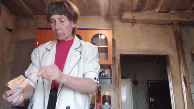 Не понятно,что с машиной, поранил бровь.Работаем на огороде?❤️?