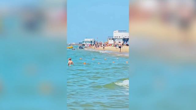 «Пошла жара»: обстановка на пляжах Анапы в первый день лета