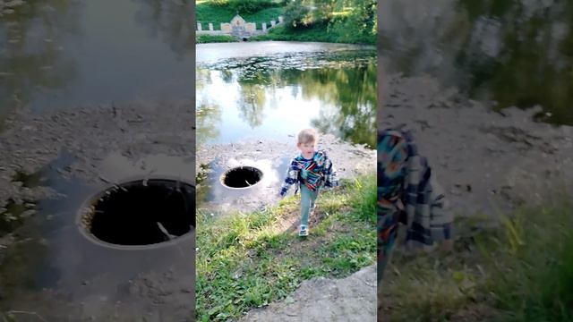 Источник и каскад прудов в парке Чехова