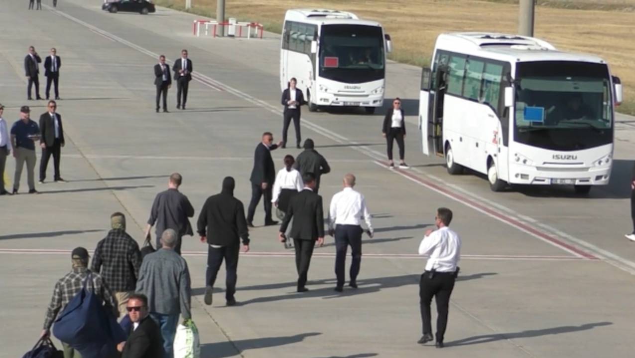 ФСБ опубликовало видео обмена заключенных из аэропорта Анкары