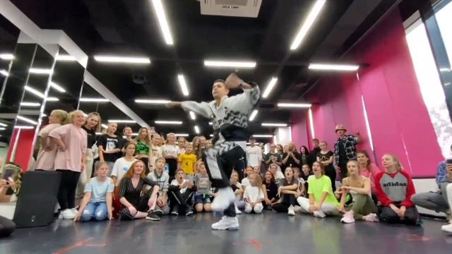 День открытых дверей
Виталий Уливанов
GLOBAL DANCE UNIVERSITY