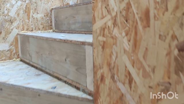 отмостка двух домов и зборка крыши
с перекрытием