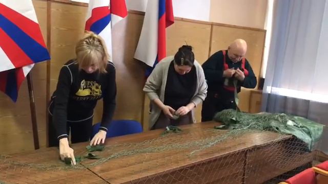 В филиале ЦСКА г. Санкт-Петербург наладили производство маскировочных сетей для фронта