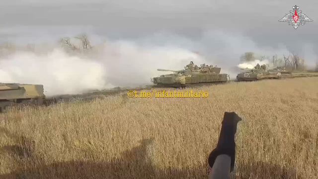 Нечастое видео БМП-3 в боях, в данном случае, под Новомихайловкой Донецкой области. Видны машины раз