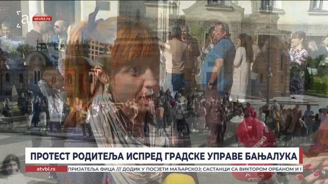 Протест родитеља испред Градске управе Бањалука