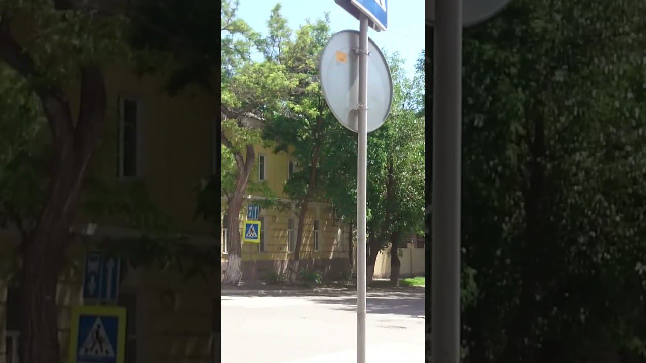 Тихая Астраханская улица Quiet Astrakhan street 安静的阿斯特拉罕街 Ruhige Astrachan-Straße 静かなアストラハン通り 조용한 아스