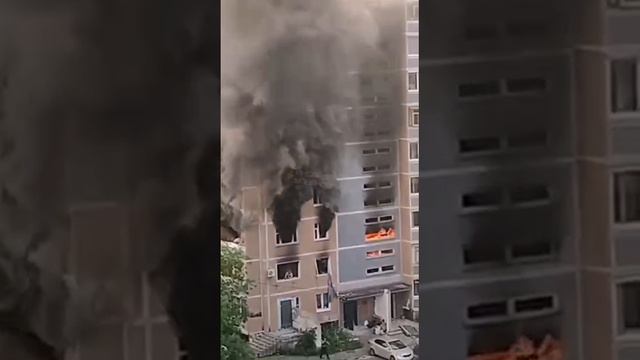 В Ульяновске горит многоэтажка.