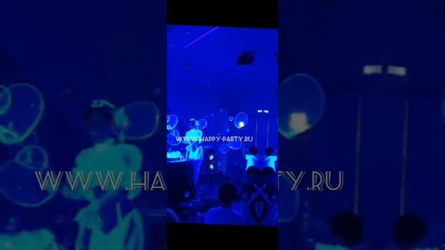 неоновые шоу гигантских пузырей в ростове на Дону .mp4