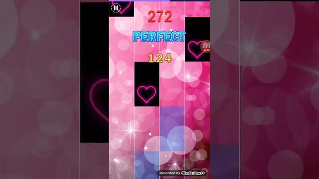 First time playing Heart piano tiles