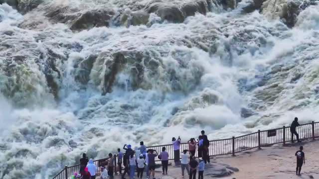 🌏Водопад Хукоу, Китай...🇨🇳