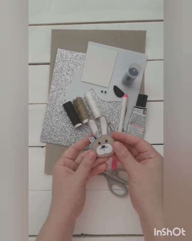 Детская брошь из фетра Зайчик