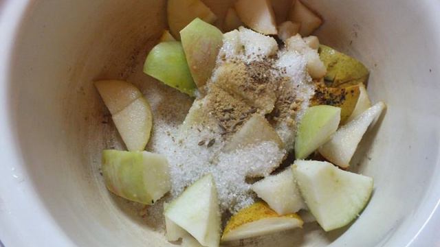 Имбирно-анисовый компот из груш и яблок