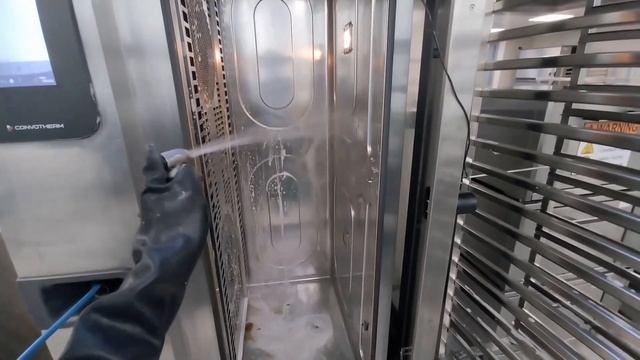 Cleaning Oven & Cookers (Food Service)