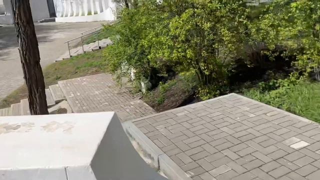 ?Начала Разбивать Садик ???