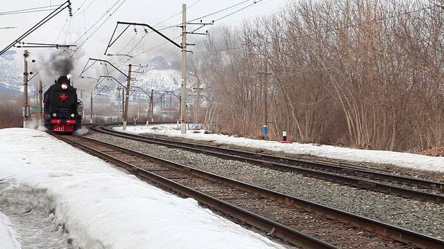 "Наш паровоз вперед летит"