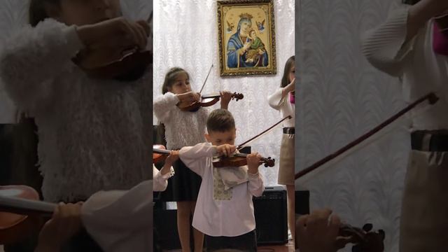 Дитячий ансамбель скрипка
