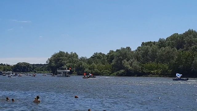 Парад маломерных судов в Павловске в День ВМФ 31.07.22