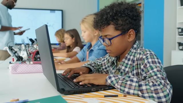 Blockchain Trailblazers: Learning, education and gaming with Frobots