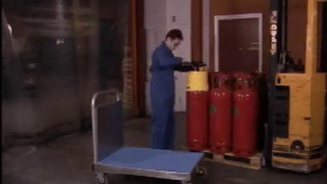 Vacuum lifting possible with gas bottles