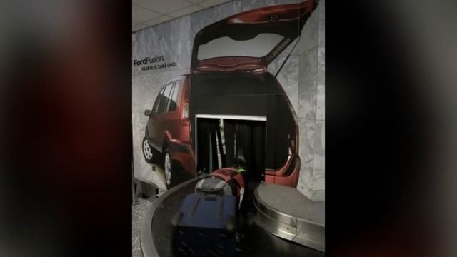САМЫЕ УДИВИТЕЛЬНЫЕ РЕКЛАМЫ В АЭРОПОРТАХ